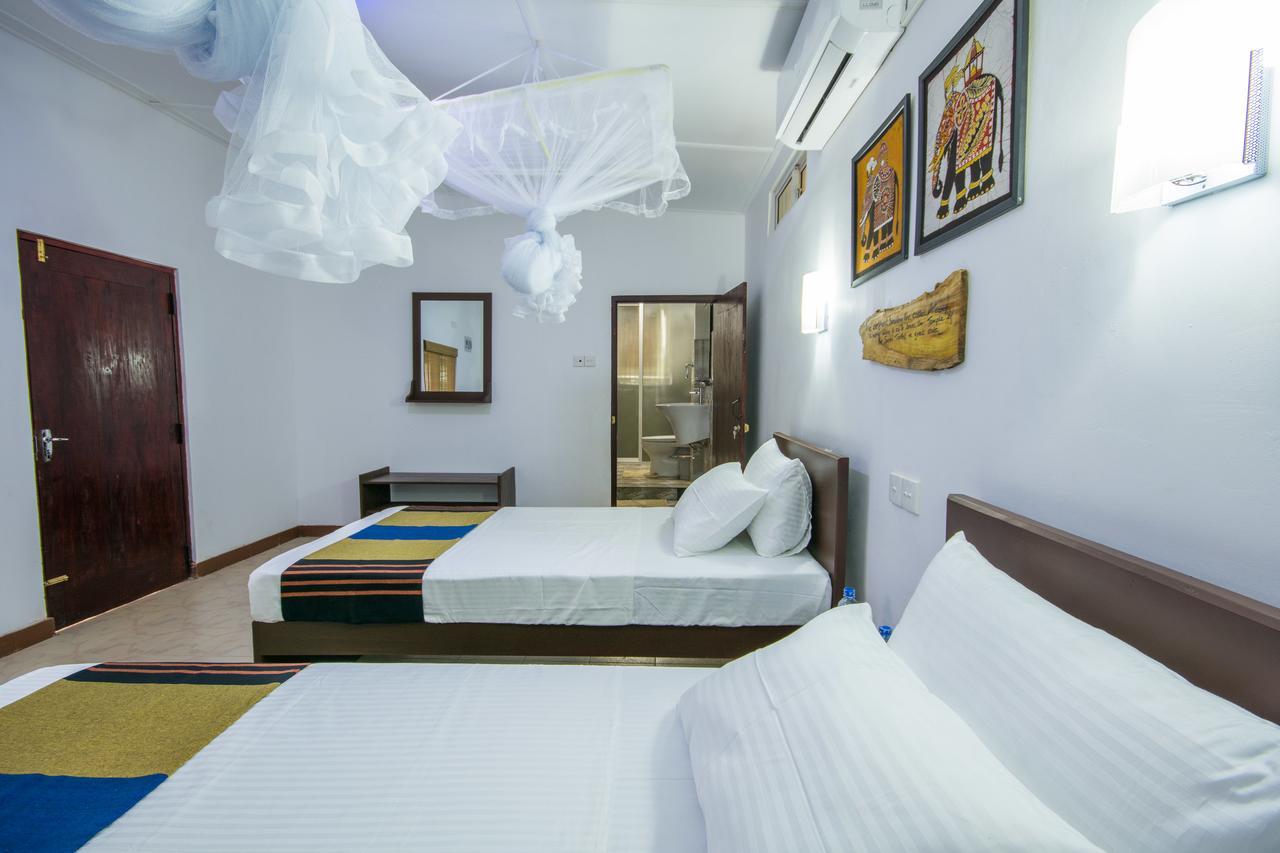 Udawatta Kele Villa Kandy Exteriör bild