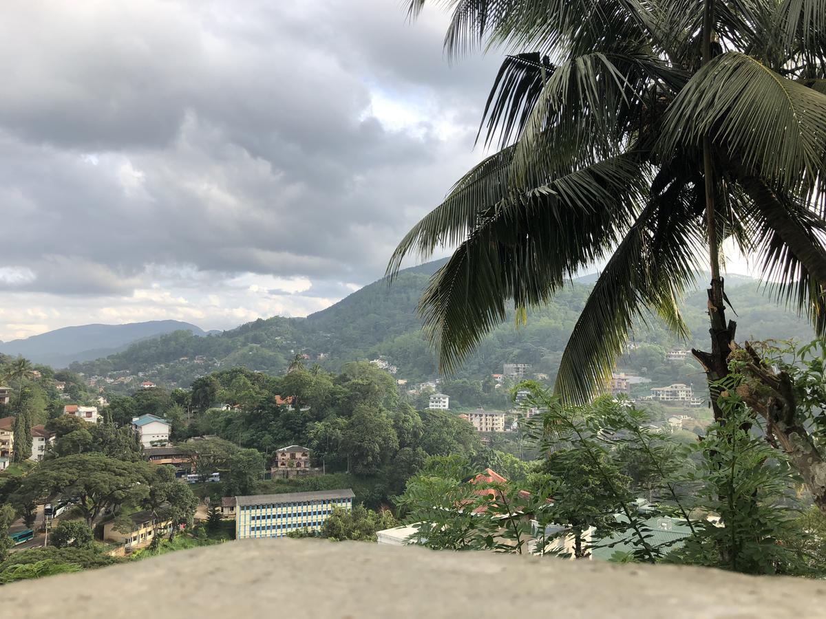 Udawatta Kele Villa Kandy Exteriör bild